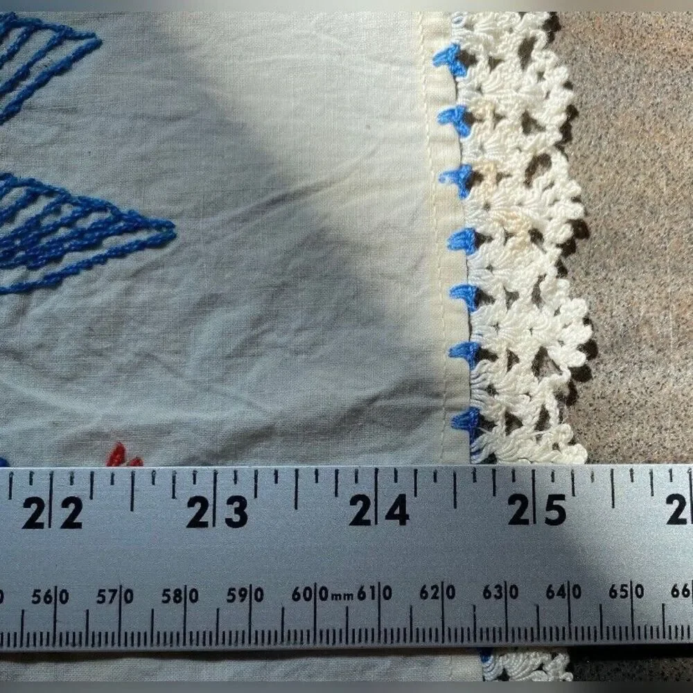 Vintage Table Runner Linen Cream Embroidered Birds Flowers Lace 25x18”